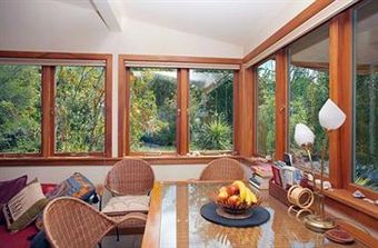 Hostal Joya Garden & Villa Studios