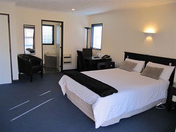 Palm City Motor Inn