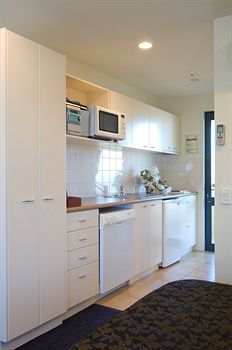 Delorenzo's Studio Apartments
