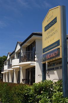 Delorenzo's Studio Apartments