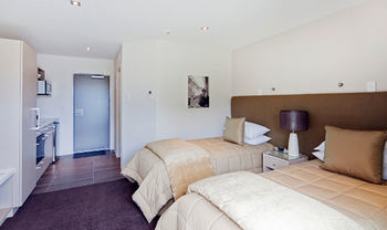 Century Park Motor Lodge