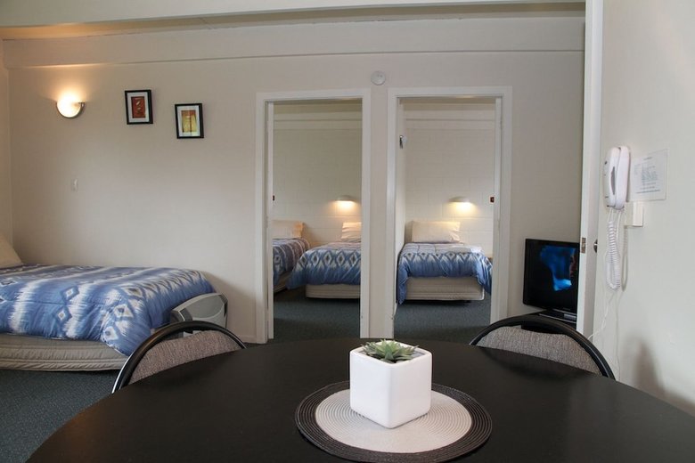 252 Beachside Motels & Holiday Park