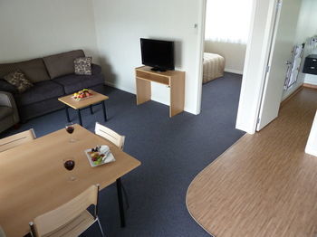 Central Motor Lodge
