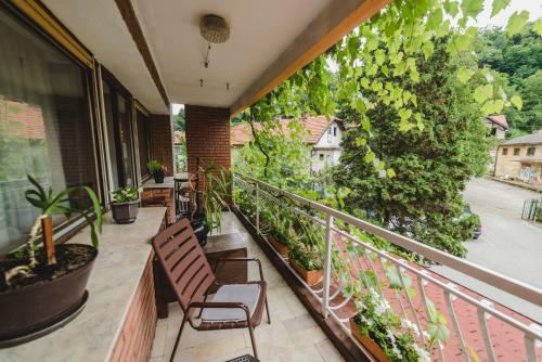 Rooms & Apartment Gh Pasha