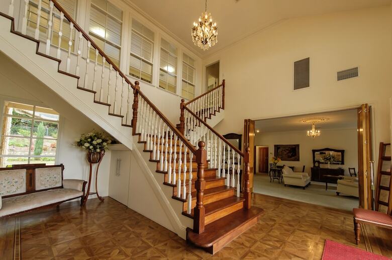 Hostal Montfort Manor