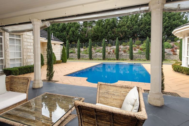 Hostal Montfort Manor