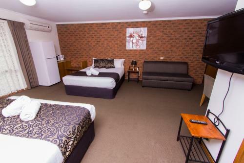 Advance Motel