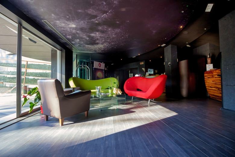 Black Hotel