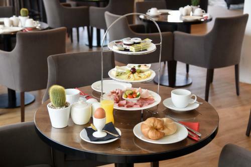 Amedia Hotel & Suites