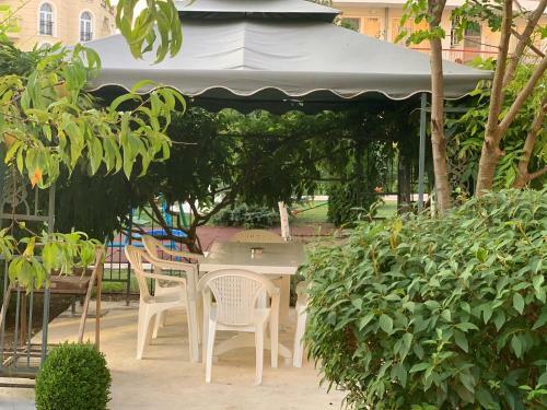 Hostal Lilia Guest House