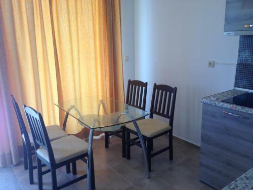 Hostal Lilia Guest House