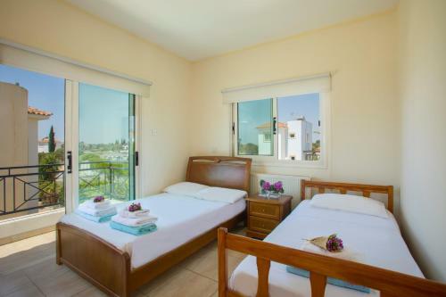 Villa Blue Palms
