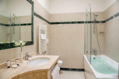 Residencia Arcom Palace