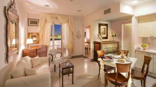Residencia Arcom Palace