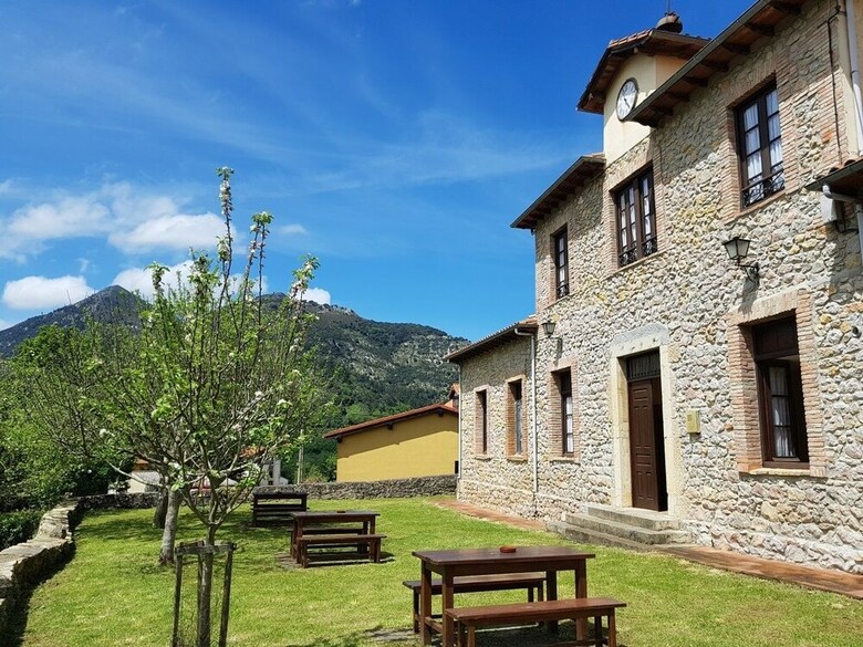 Apartamentos Rurales La Escuela