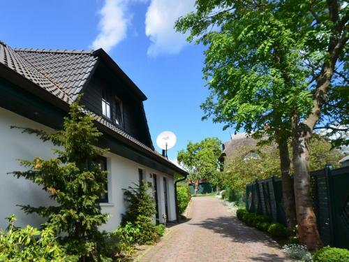 Holiday Home Boddenstrasse.1