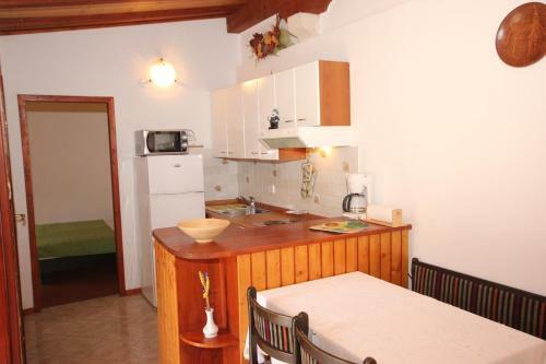 Apartments With A Parking Space Veli Losinj (losinj) - 8029