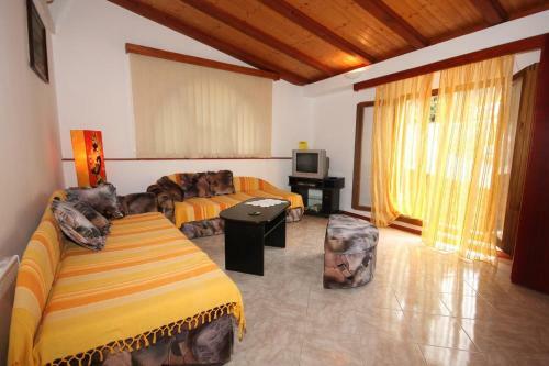 Apartments With A Parking Space Veli Losinj (losinj) - 8029