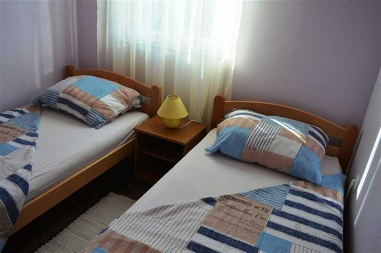Apartments Mladen