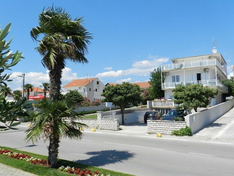 Apartments And Rooms Mara