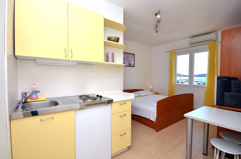 Apartments And Rooms Mara