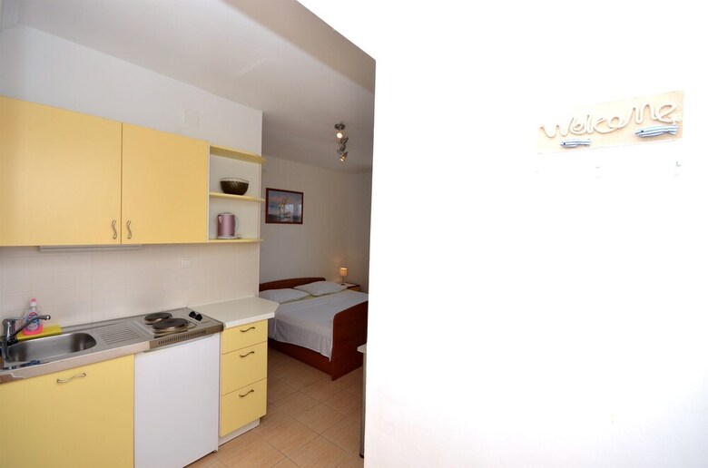 Apartments And Rooms Mara