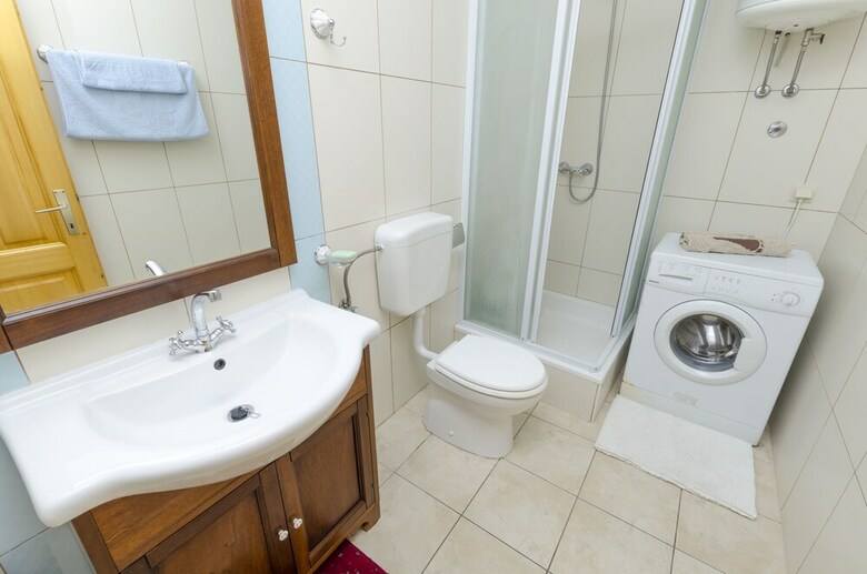 Apartments And Room Lucijo