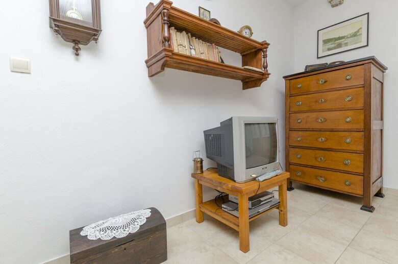 Apartments And Room Lucijo