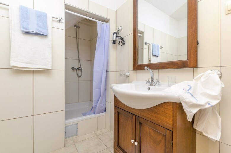 Apartments And Room Lucijo
