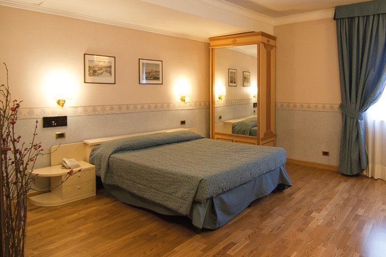 Hotel Cecil