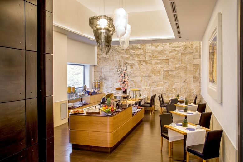 Best Western Plus Hotel Spring House