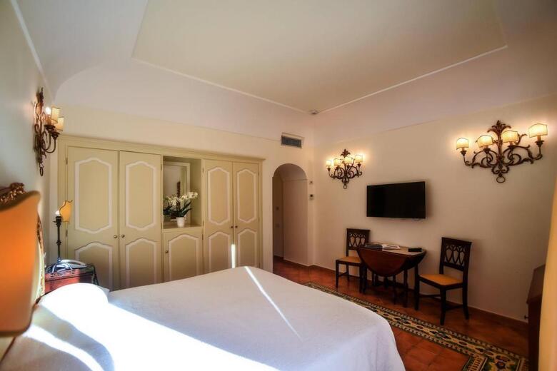 Hotel Buca Di Bacco