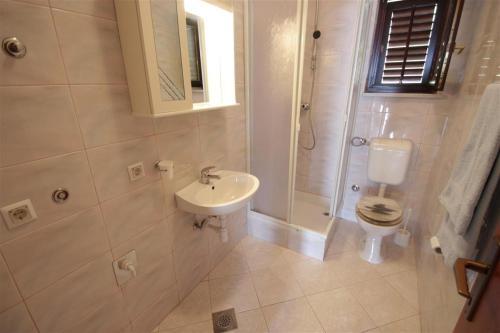 Apartment In Dramalj 14097