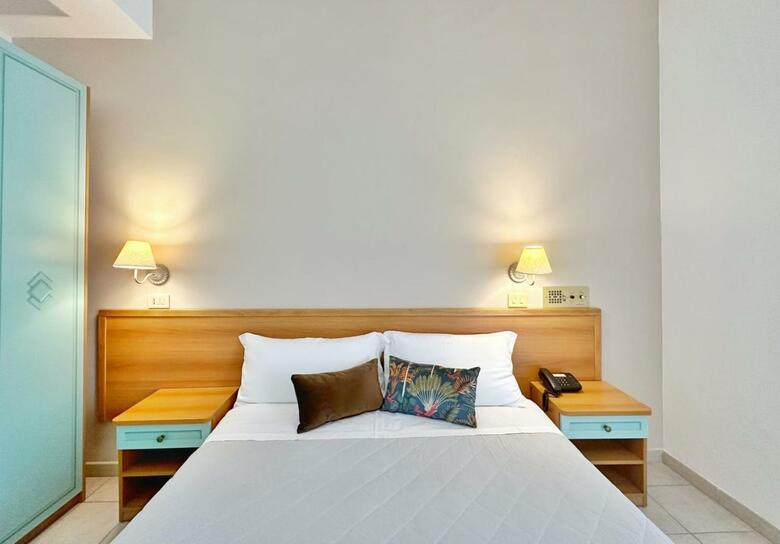 Hotel Brown