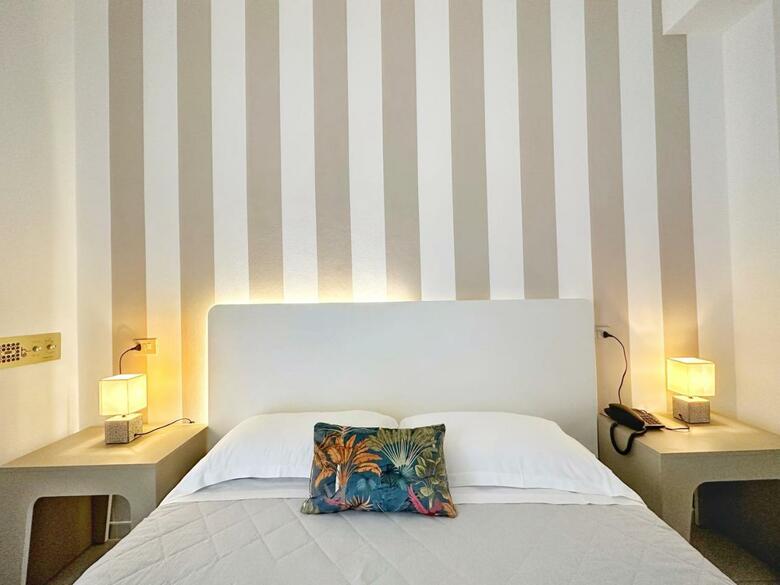 Hotel Brown
