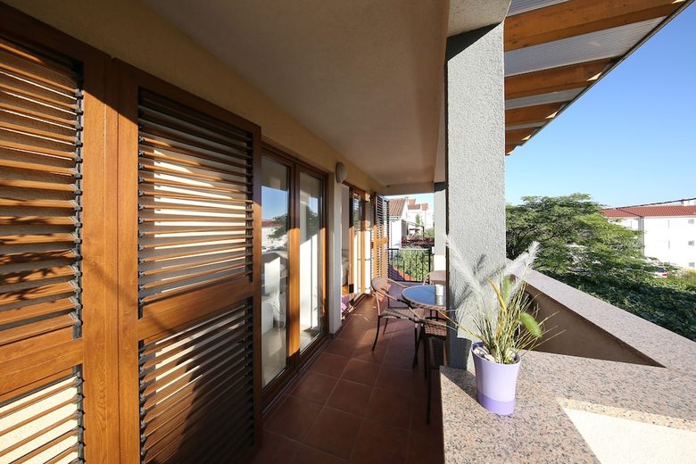 Be-bu-mar Apartments
