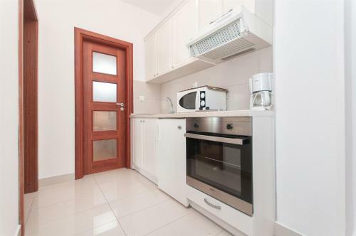 Apartments And Room Danijel