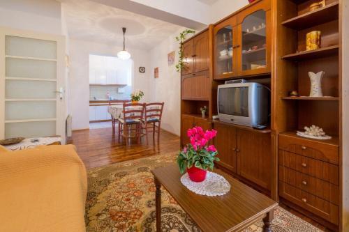 Apartment In Crikvenica 5265
