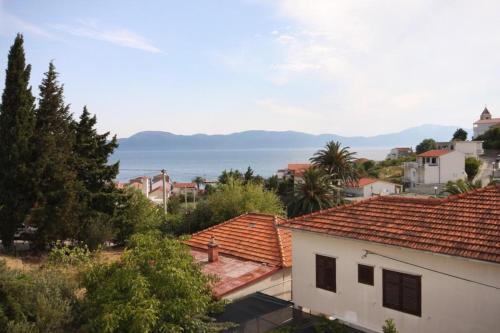 Apartment Gradac 6820b