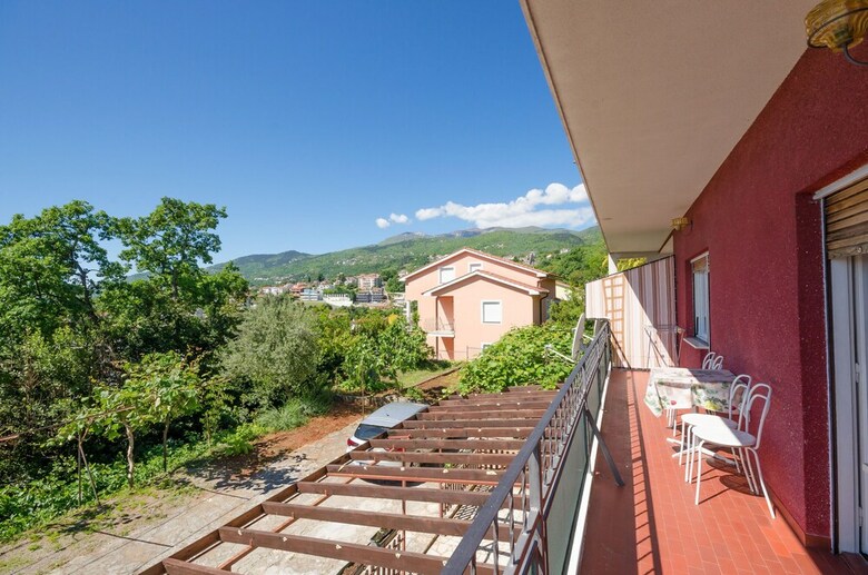 Apartments Mladen