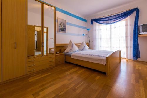Three-bedroom Apartment In Crikvenica XI