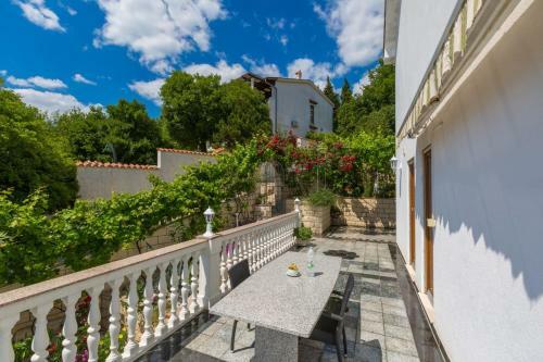 Three-bedroom Apartment In Crikvenica XI