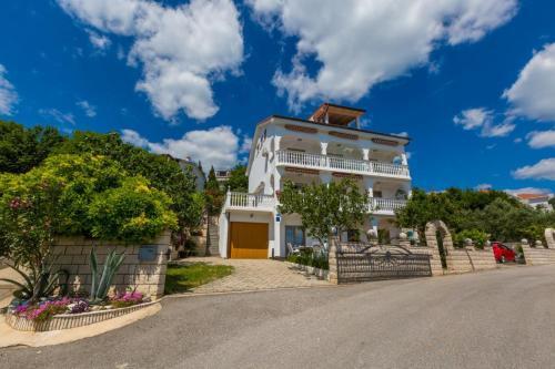 Three-bedroom Apartment In Crikvenica XI