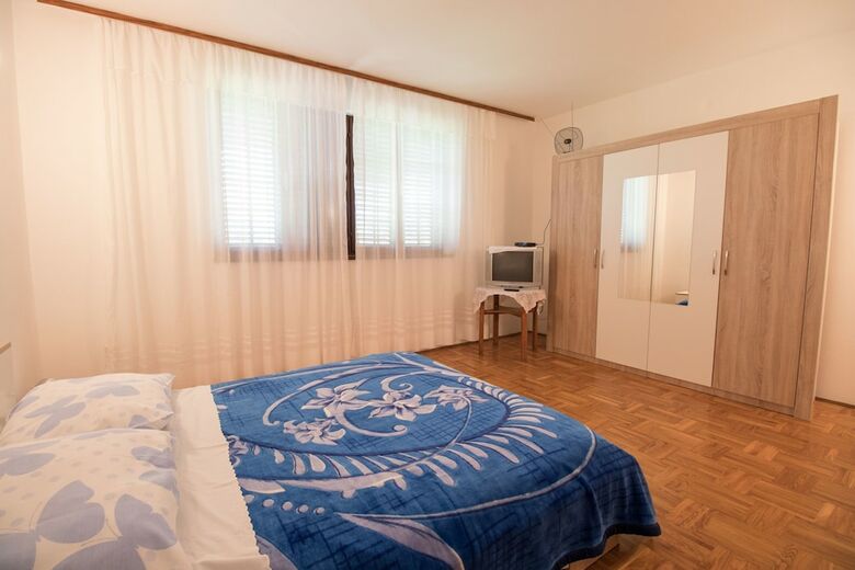 Apartments Josip