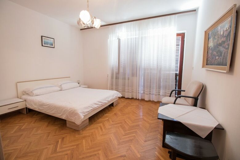 Apartments Josip