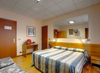 Urbis Hotel