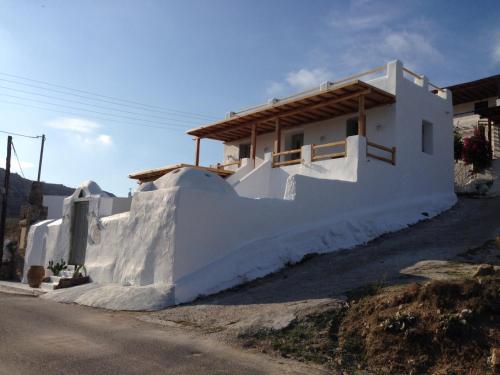Traditional House Ano Mera
