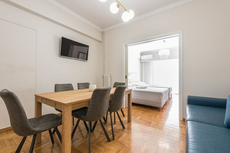 Victoria Apartment