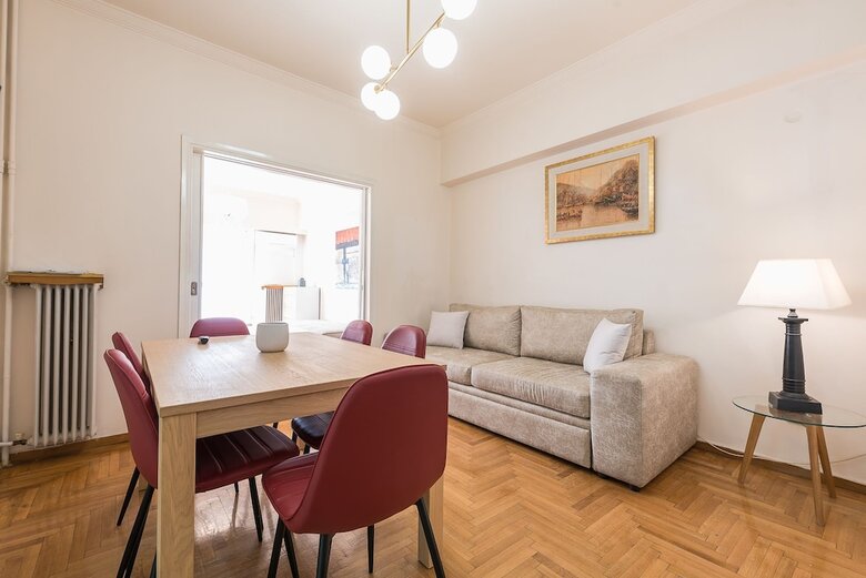 Victoria Apartment
