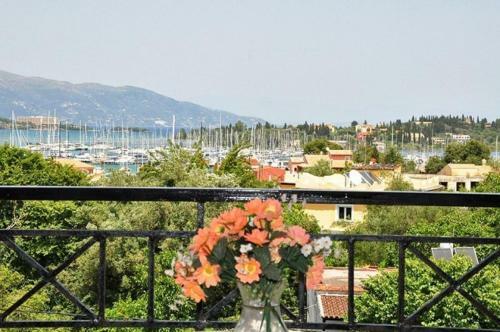 Hotel Pyrros